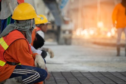 איך להוציא היתר להעסקת עובדים זרים בענף הבניין?